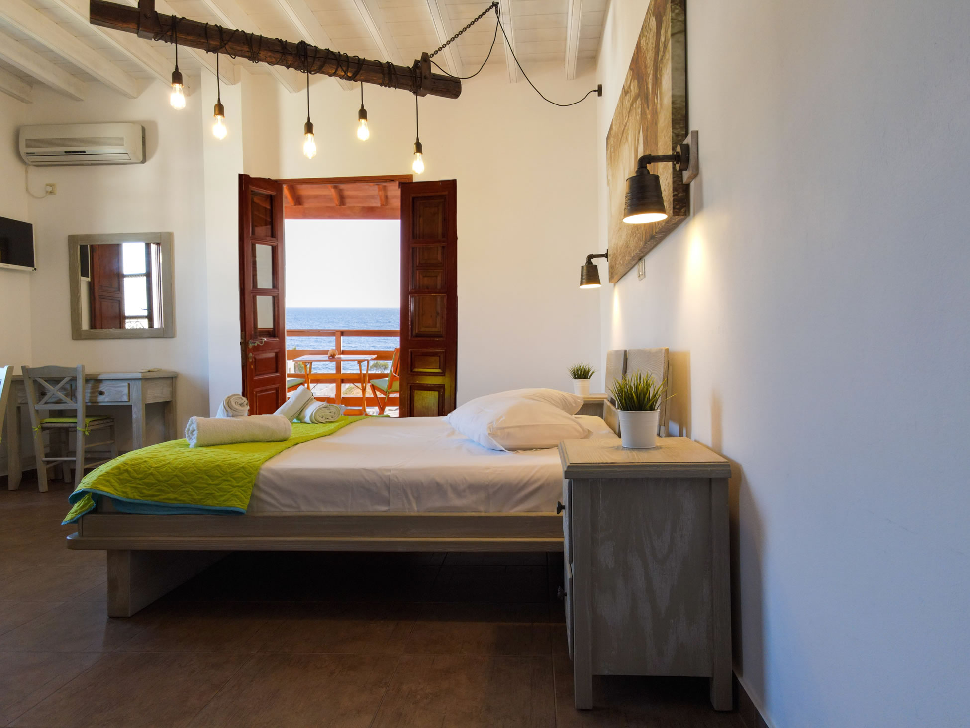Patmos-rooms-GOVA4626