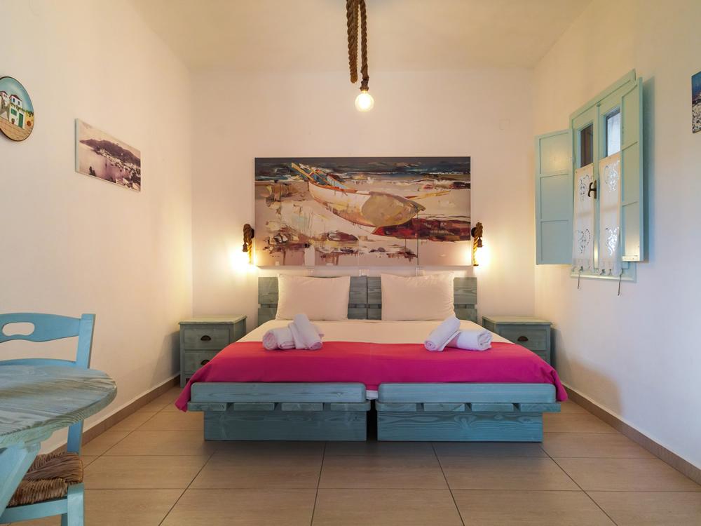 Patmos-rooms-VQQS9479
